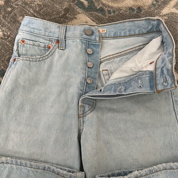 levi’s pants - Picture 3 of 3